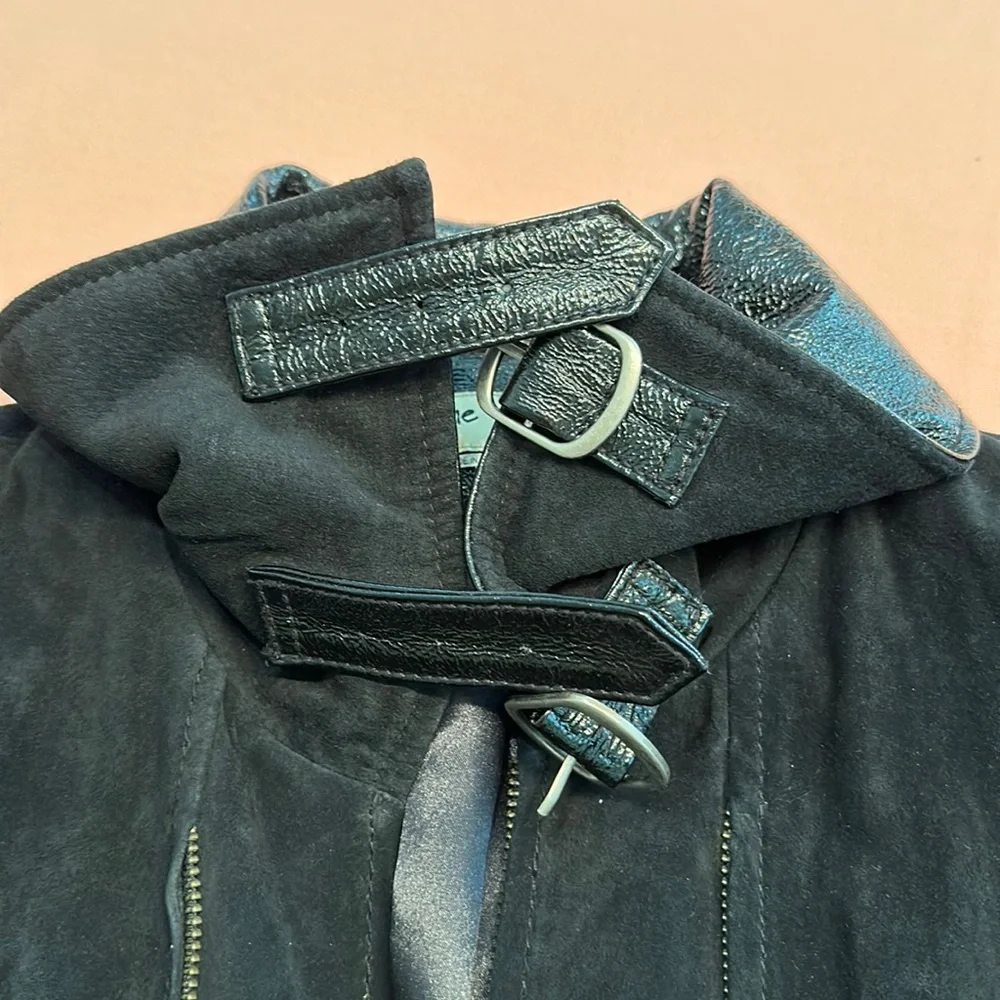 New Suede and leather jacket. Size medium. Black.